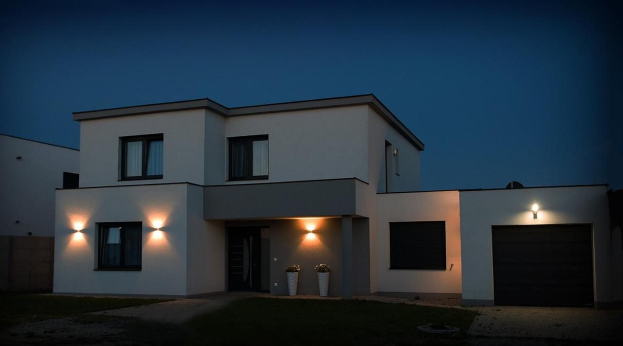 Guesthouse Парндорф Экстерьер фото