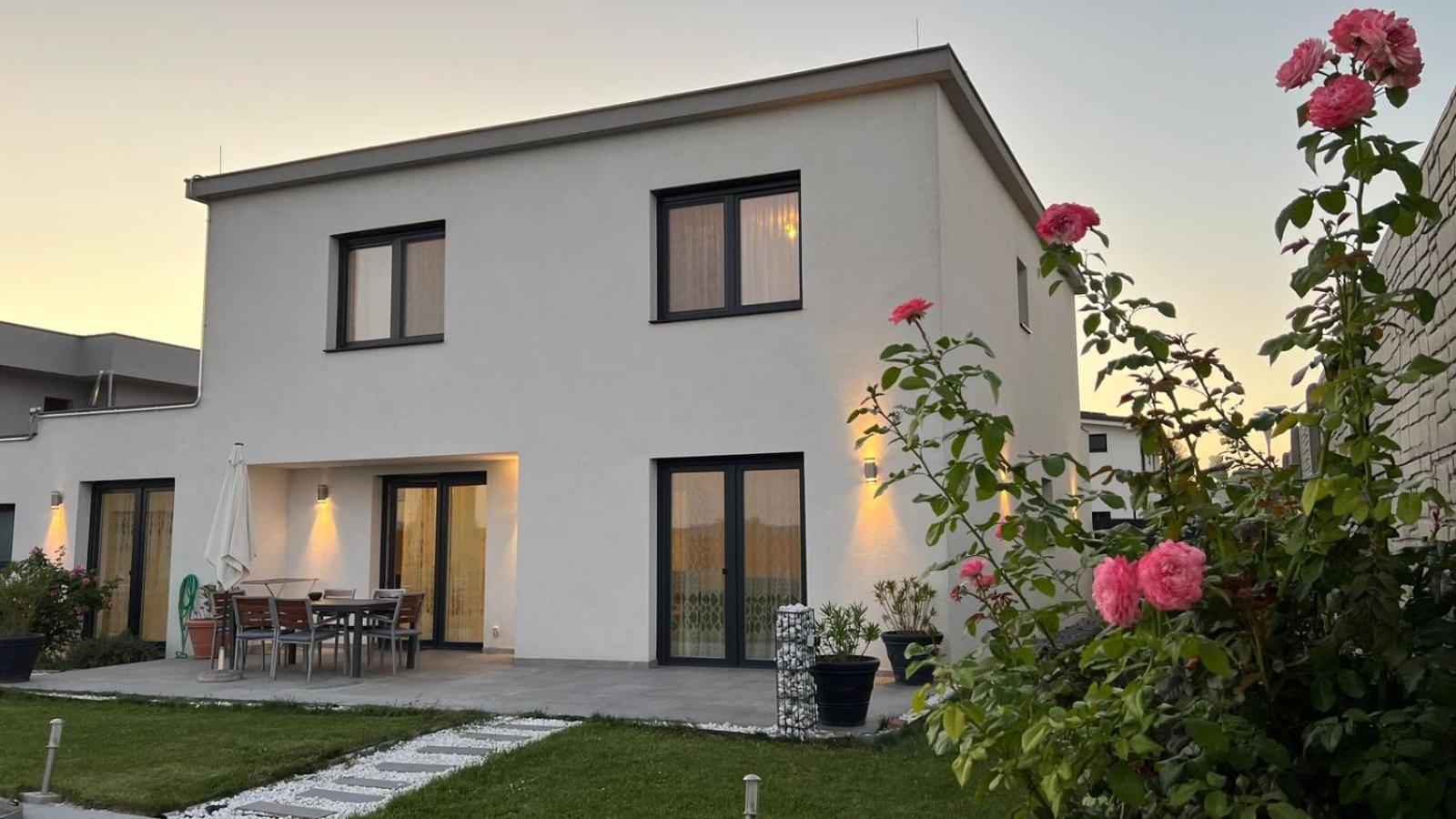 Guesthouse Парндорф Экстерьер фото